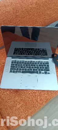 Apple MacBook Pro core i7 2015